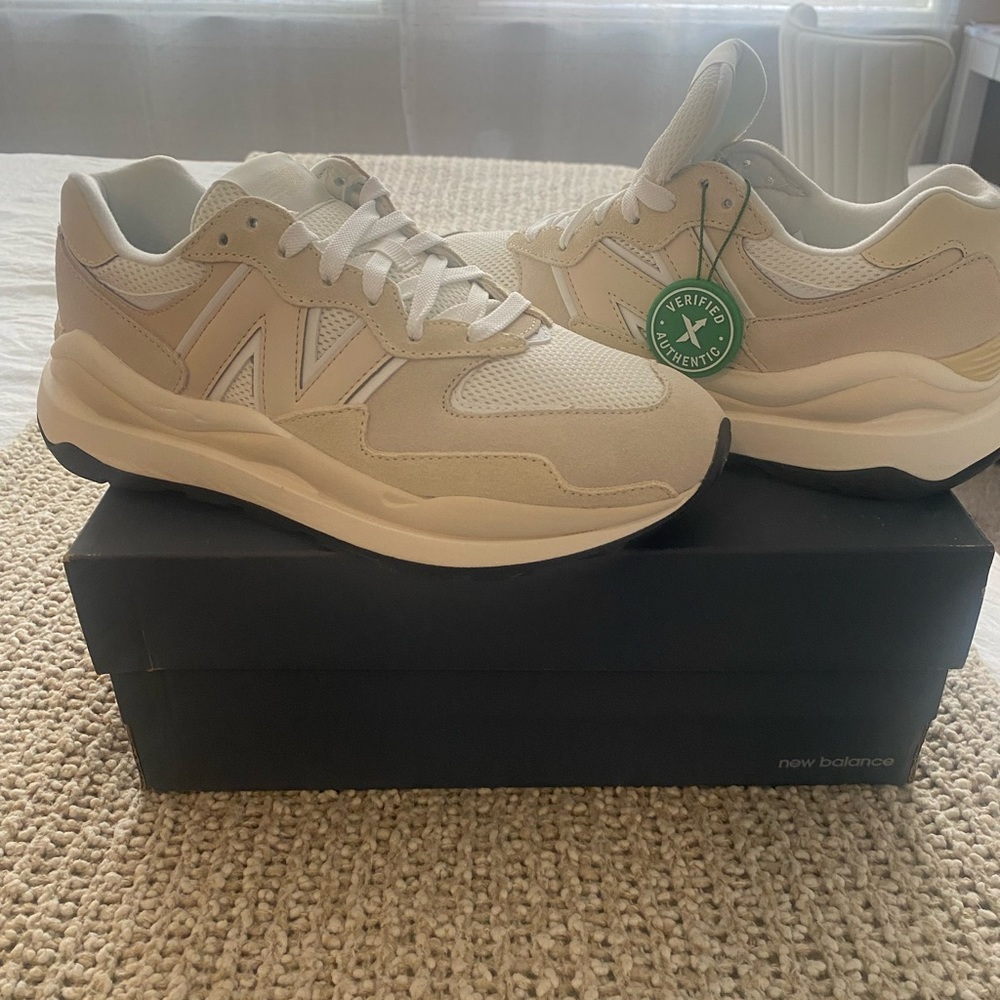 Brand new womens New Balance 57/40